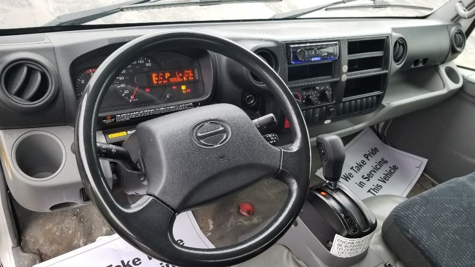 Light Duty Box Truck-Light and Medium Duty Trucks-Hino-2020-155-Toronto-ON-190,909\n\t\tkm-$ 48,250 - Image 17