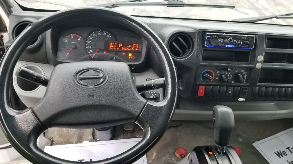 Light Duty Box Truck-Light and Medium Duty Trucks-Hino-2020-155-Toronto-ON-190,909\n\t\tkm-$ 48,250 - Image 18