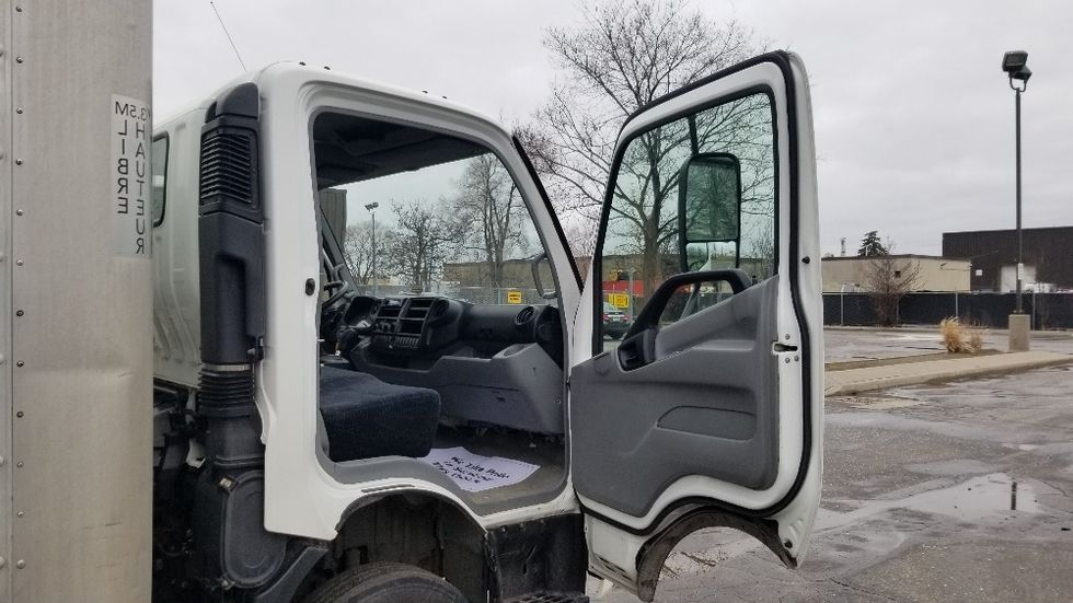 Light Duty Box Truck-Light and Medium Duty Trucks-Hino-2020-155-Toronto-ON-190,909\n\t\tkm-$ 48,250 - Image 20