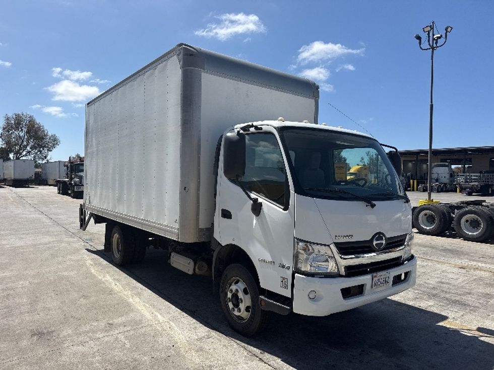 Light Duty Box Truck-Light and Medium Duty Trucks-Hino-2020-155-Torrance-CA-76,499\n\t\tmiles-$ 42,750 - Image 1