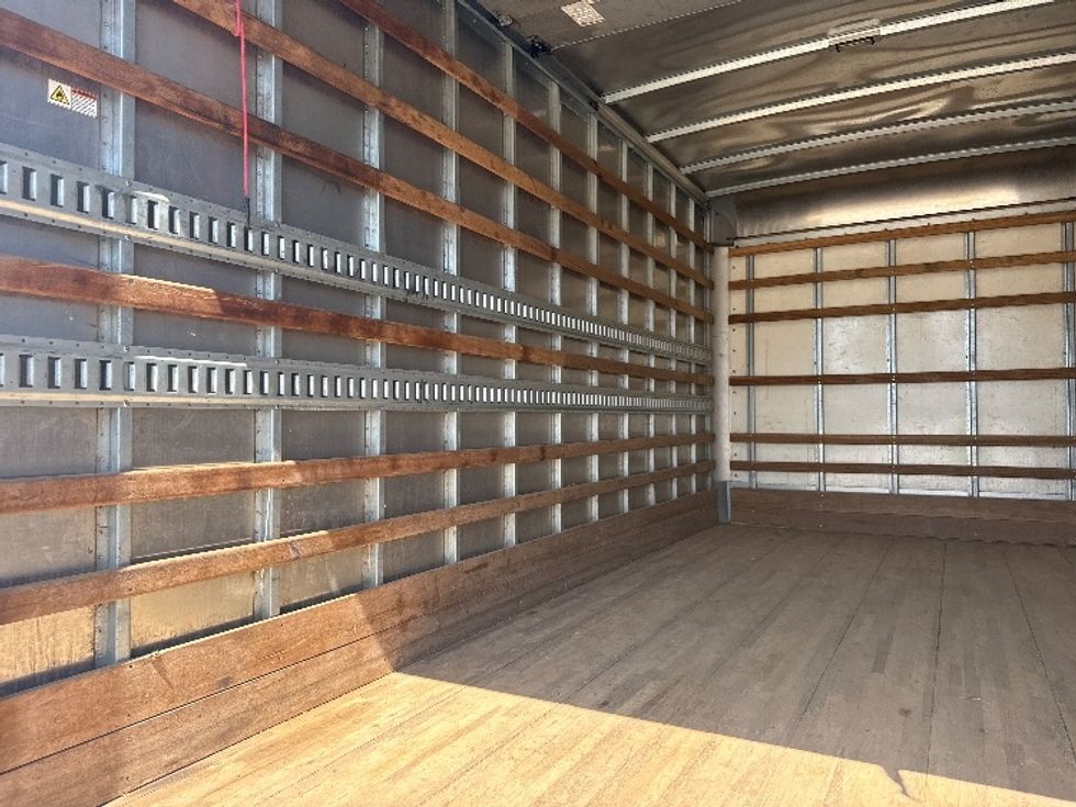 Light Duty Box Truck-Light and Medium Duty Trucks-Hino-2020-155-Torrance-CA-76,499\n\t\tmiles-$ 42,750 - Image 11