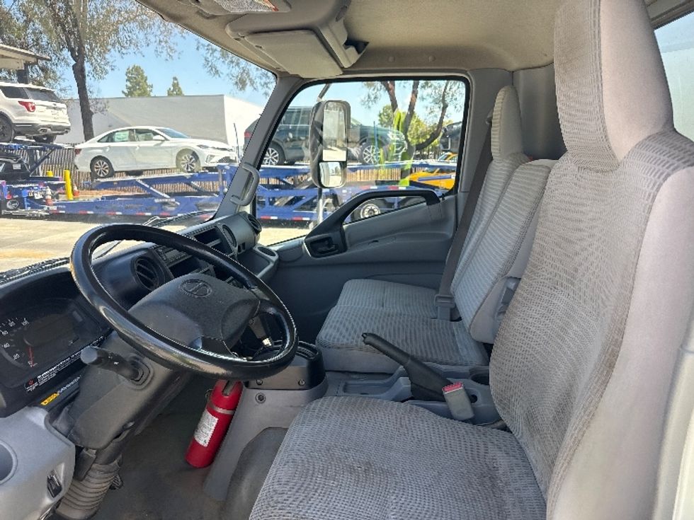 Light Duty Box Truck-Light and Medium Duty Trucks-Hino-2020-155-Torrance-CA-76,499\n\t\tmiles-$ 42,750 - Image 16