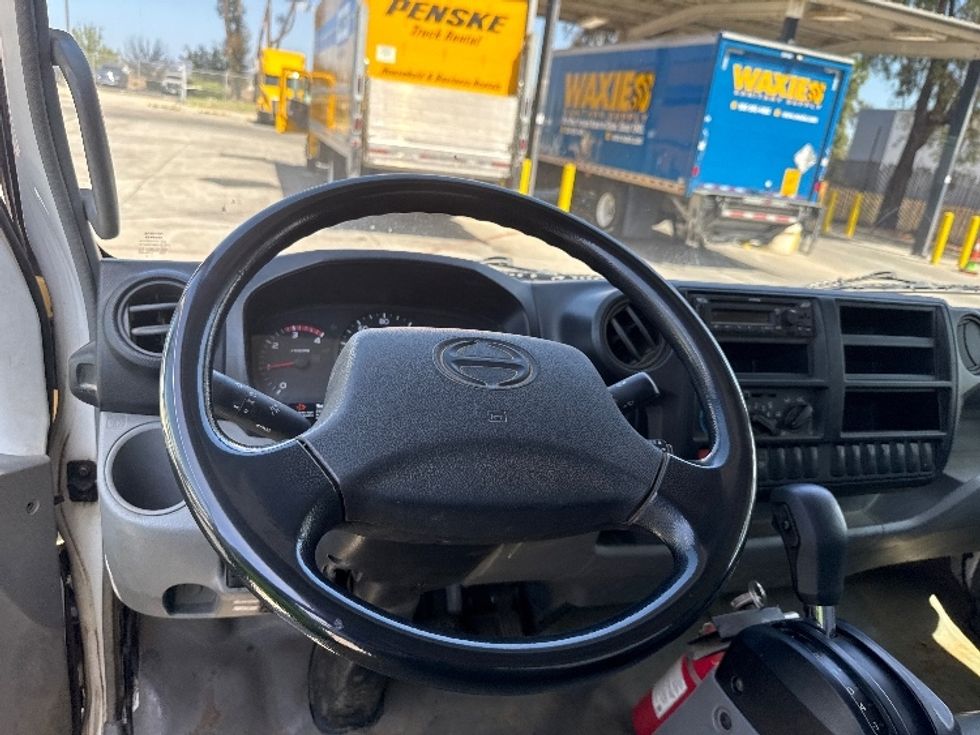 Light Duty Box Truck-Light and Medium Duty Trucks-Hino-2020-155-Torrance-CA-76,499\n\t\tmiles-$ 42,750 - Image 18