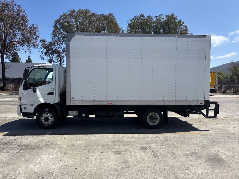 Light Duty Box Truck-Light and Medium Duty Trucks-Hino-2020-155-Torrance-CA-76,499\n\t\tmiles-$ 42,750 - Image 4