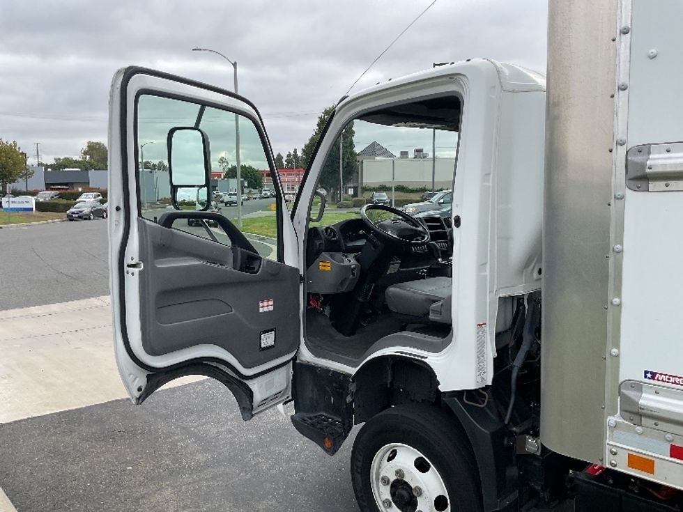 Light Duty Box Truck-Light and Medium Duty Trucks-Hino-2020-155-Torrance-CA-85,000\n\t\tmiles-$ 45,500 - Image 16