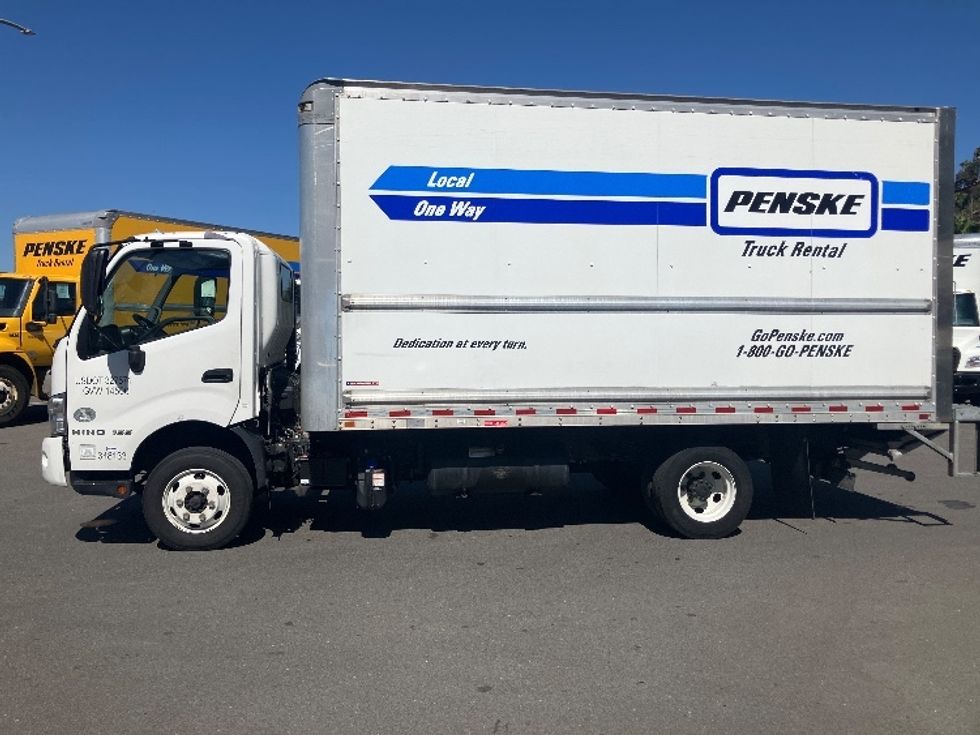Light Duty Box Truck-Light and Medium Duty Trucks-Hino-2020-155-Torrance-CA-91,837\n\t\tmiles-$ 44,750 - Image 4