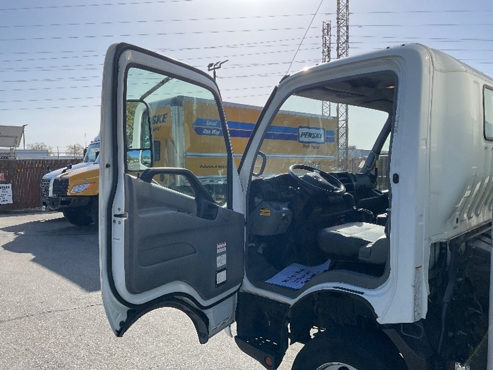 Light Duty Box Truck-Light and Medium Duty Trucks-Hino-2020-155-West Sacramento-CA-99,663\n\t\tmiles-$ 27,500 - Image 16