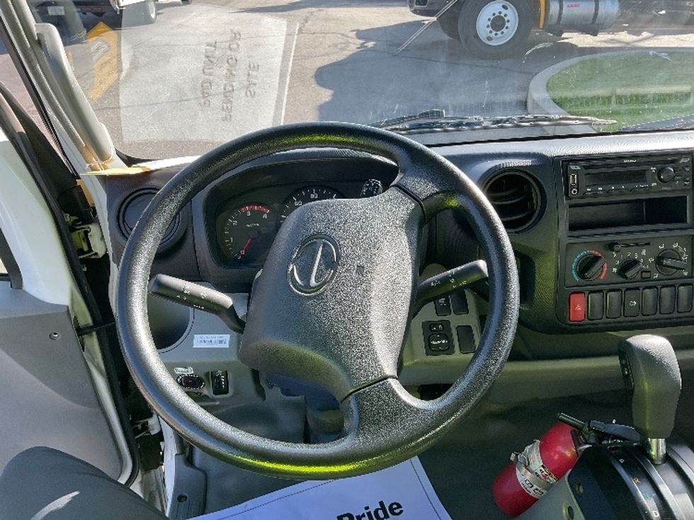 Light Duty Box Truck-Light and Medium Duty Trucks-Hino-2020-155-West Sacramento-CA-99,663\n\t\tmiles-$ 27,500 - Image 17