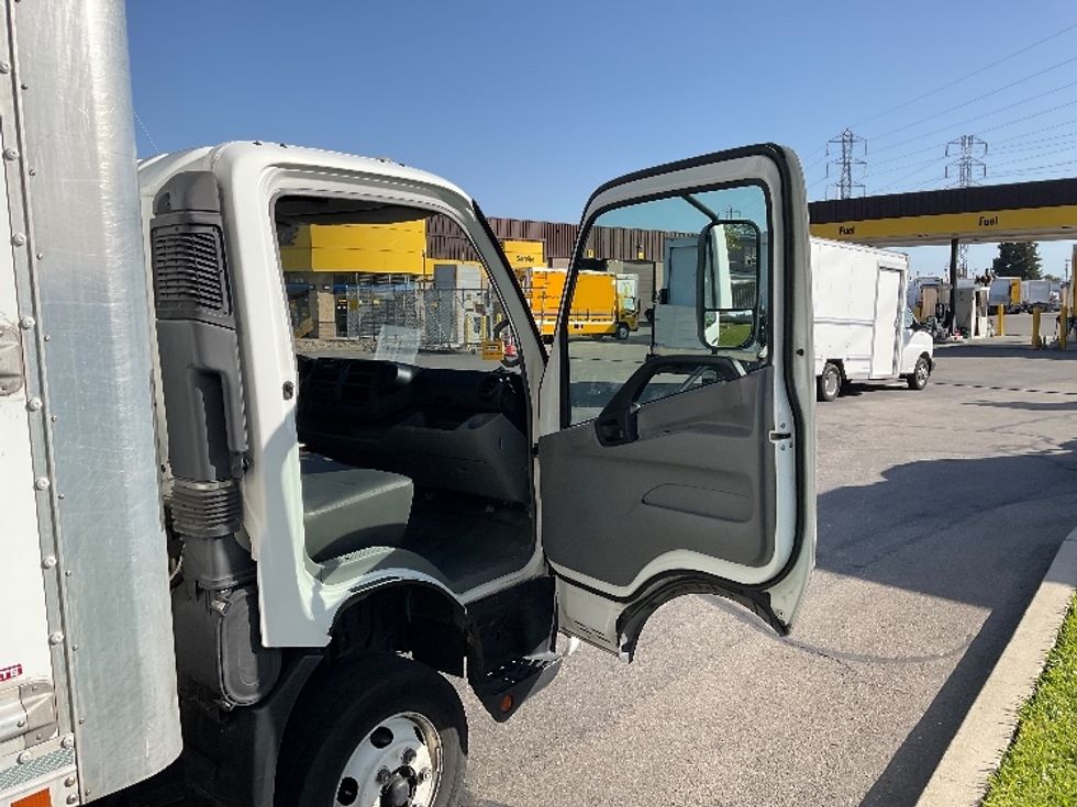 Light Duty Box Truck-Light and Medium Duty Trucks-Hino-2020-155-West Sacramento-CA-99,663\n\t\tmiles-$ 27,500 - Image 20
