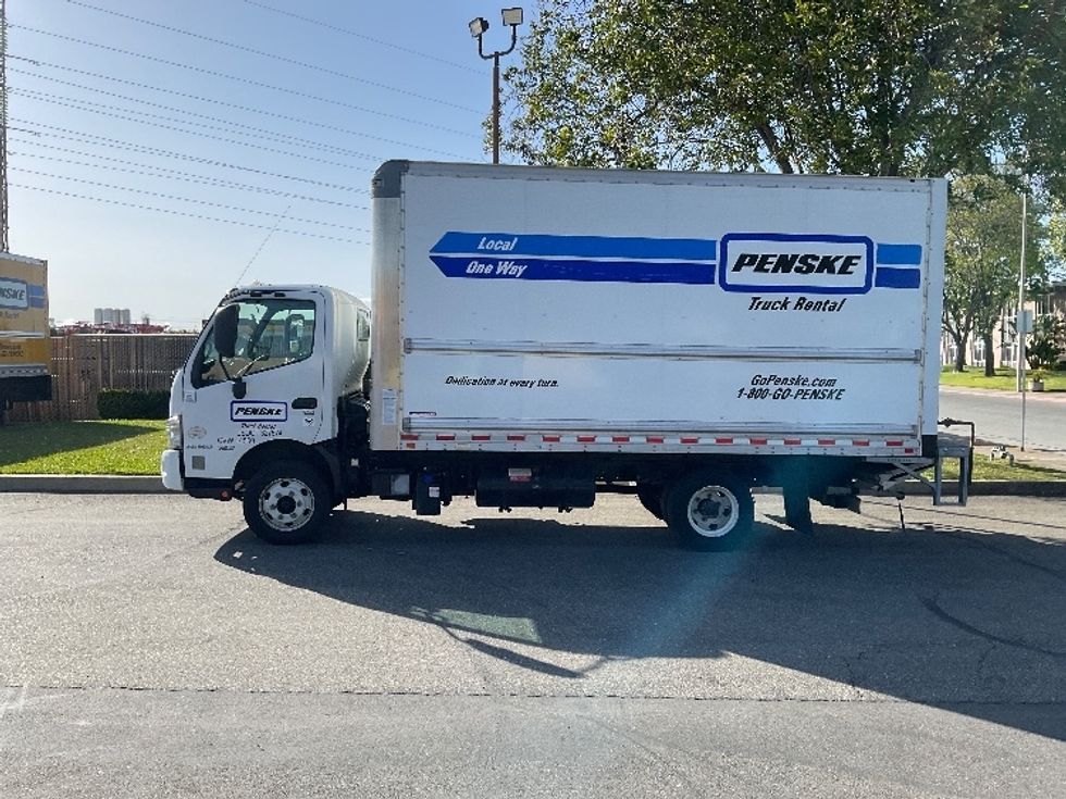 Light Duty Box Truck-Light and Medium Duty Trucks-Hino-2020-155-West Sacramento-CA-99,663\n\t\tmiles-$ 27,500 - Image 4