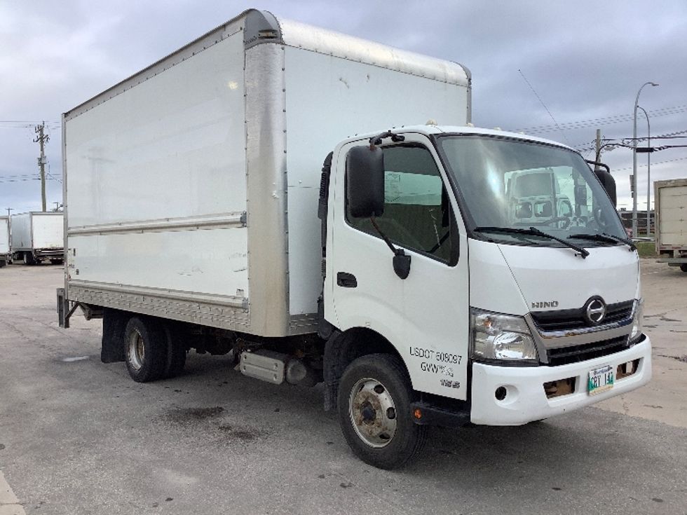 Light Duty Box Truck-Light and Medium Duty Trucks-Hino-2020-155-Winnipeg-MB-160,440\n\t\tkm-$ 51,250 - Image 1