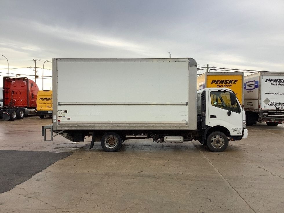 Light Duty Box Truck-Light and Medium Duty Trucks-Hino-2020-155-Winnipeg-MB-160,440\n\t\tkm-$ 51,250 - Image 15