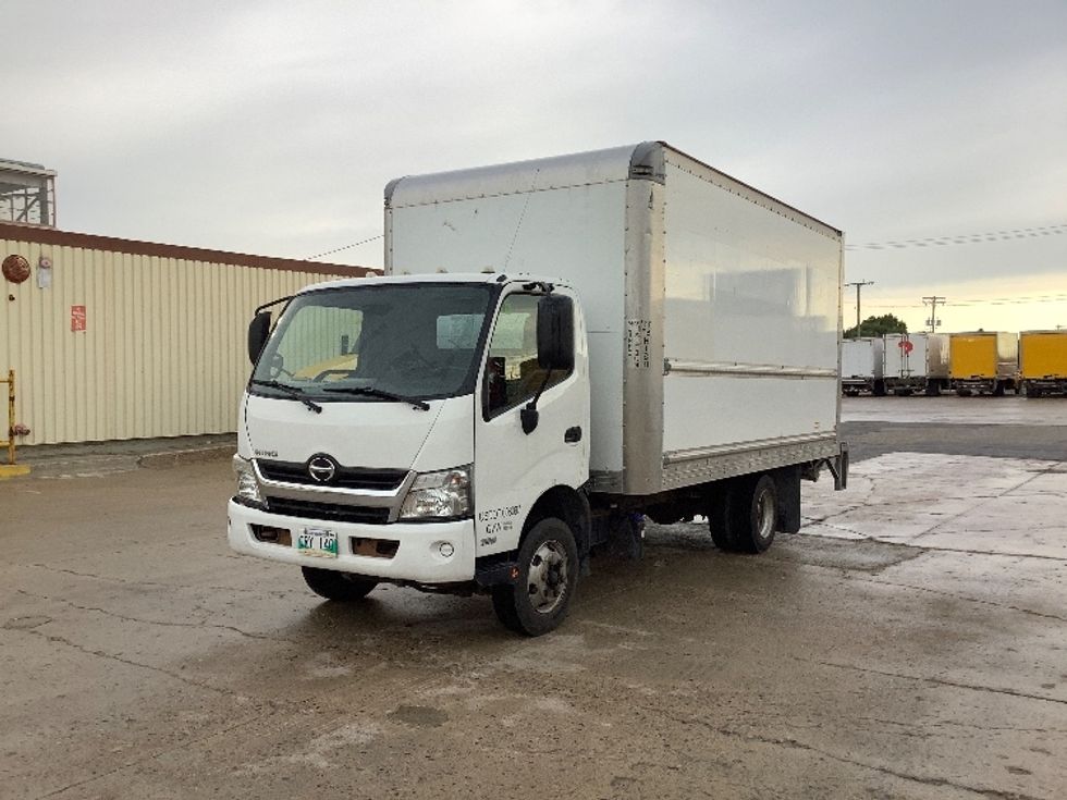 Light Duty Box Truck-Light and Medium Duty Trucks-Hino-2020-155-Winnipeg-MB-160,440\n\t\tkm-$ 51,250 - Image 3