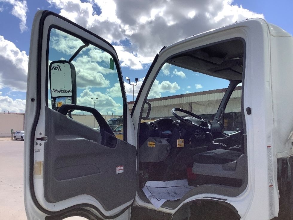 Light Duty Box Truck-Light and Medium Duty Trucks-Hino-2020-155-Winnipeg-MB-204,335\n\t\tkm-$ 47,500 - Image 16