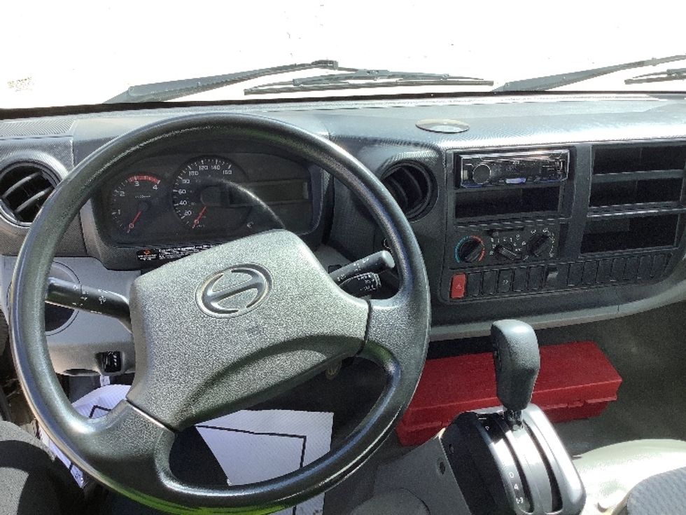 Light Duty Box Truck-Light and Medium Duty Trucks-Hino-2020-155-Winnipeg-MB-204,335\n\t\tkm-$ 47,500 - Image 17