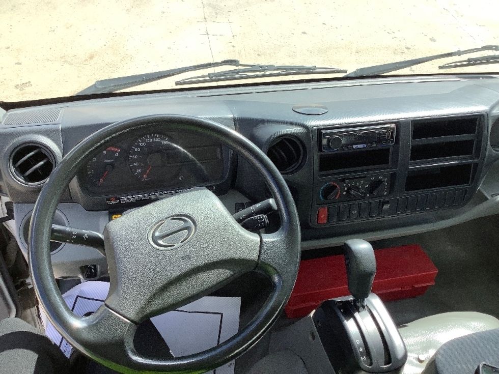Light Duty Box Truck-Light and Medium Duty Trucks-Hino-2020-155-Winnipeg-MB-204,335\n\t\tkm-$ 47,500 - Image 18