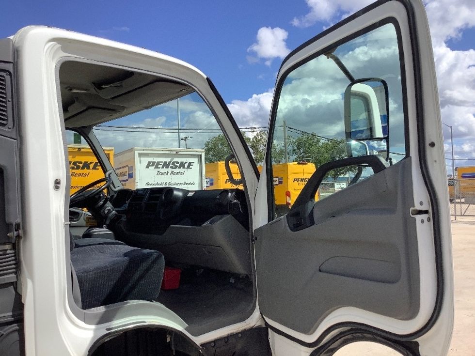 Light Duty Box Truck-Light and Medium Duty Trucks-Hino-2020-155-Winnipeg-MB-204,335\n\t\tkm-$ 47,500 - Image 20