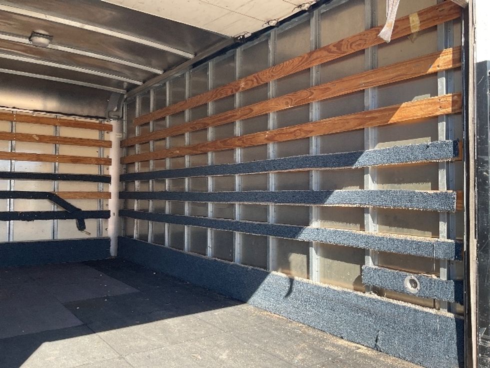 Light Duty Box Truck-Light and Medium Duty Trucks-Isuzu-2011-NPR-Albuquerque-NM-135,818\n\t\tmiles-$ 16,500 - Image 12