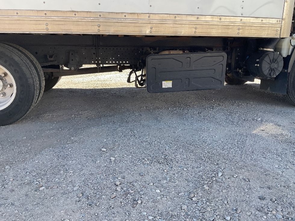 Light Duty Box Truck-Light and Medium Duty Trucks-Isuzu-2011-NPR-Albuquerque-NM-135,818\n\t\tmiles-$ 16,500 - Image 14