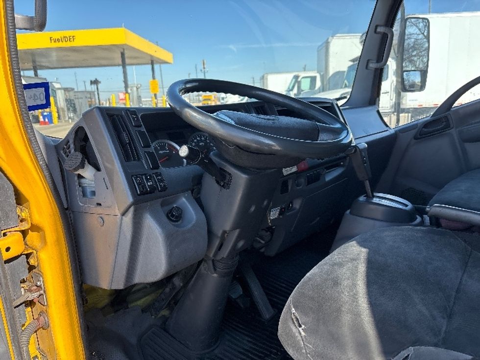 Light Duty Box Truck-Light and Medium Duty Trucks-Isuzu-2013-NPR-Arlington-TX-203,534\n\t\tmiles-$ 23,500 - Image 17