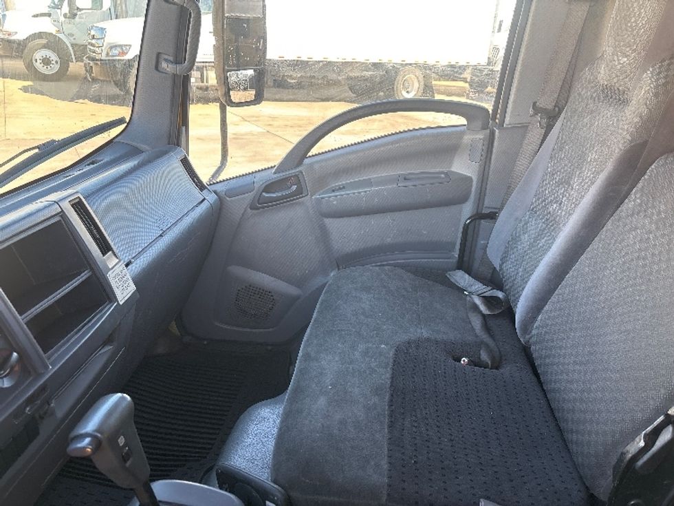 Light Duty Box Truck-Light and Medium Duty Trucks-Isuzu-2013-NPR-Arlington-TX-203,534\n\t\tmiles-$ 23,500 - Image 19