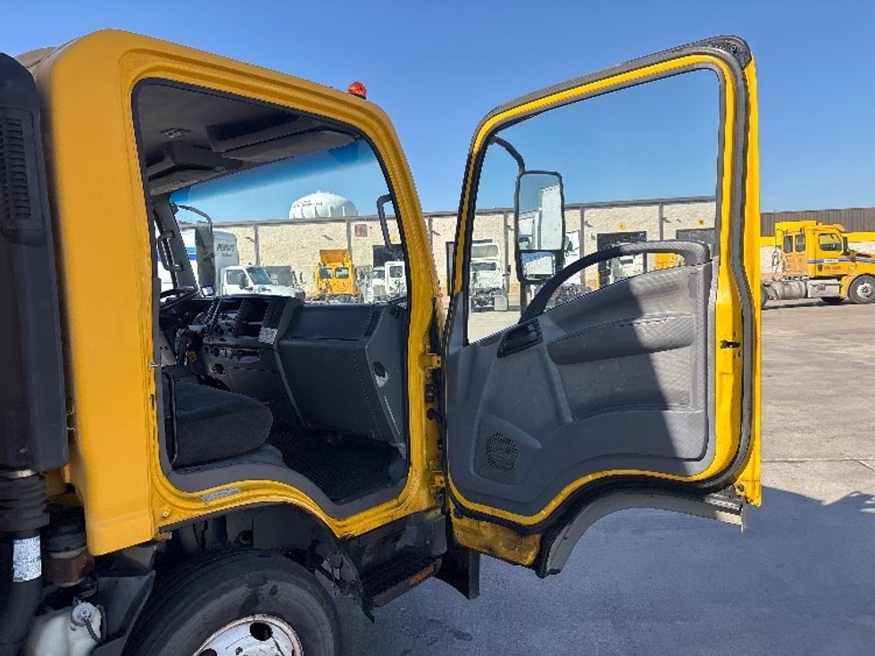 Light Duty Box Truck-Light and Medium Duty Trucks-Isuzu-2013-NPR-Arlington-TX-203,534\n\t\tmiles-$ 23,500 - Image 20
