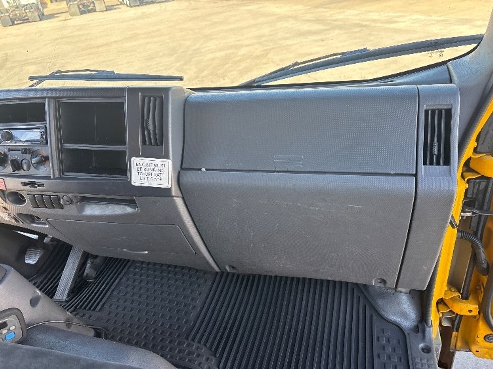 Light Duty Box Truck-Light and Medium Duty Trucks-Isuzu-2013-NPR-Arlington-TX-203,534\n\t\tmiles-$ 23,500 - Image 21
