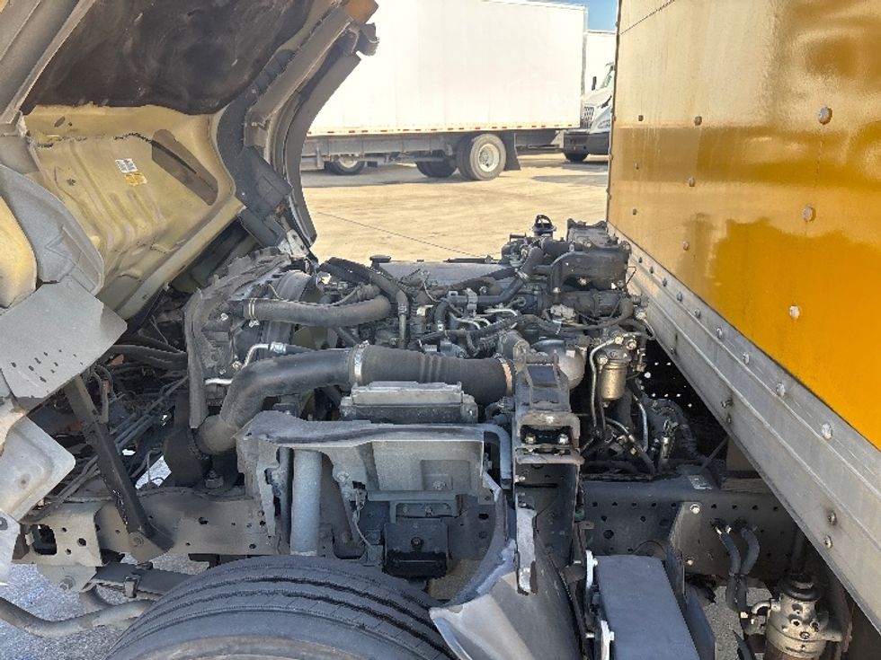 Light Duty Box Truck-Light and Medium Duty Trucks-Isuzu-2013-NPR-Arlington-TX-203,534\n\t\tmiles-$ 23,500 - Image 24