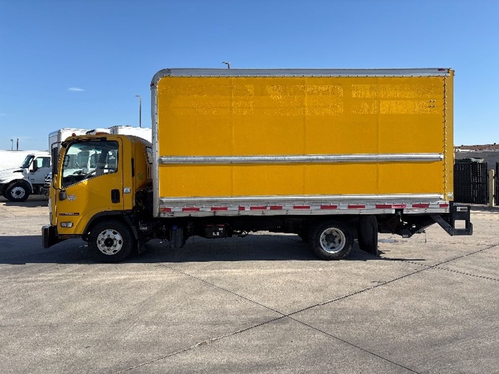 Light Duty Box Truck-Light and Medium Duty Trucks-Isuzu-2013-NPR-Arlington-TX-203,534\n\t\tmiles-$ 23,500 - Image 4