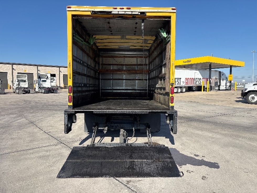 Light Duty Box Truck-Light and Medium Duty Trucks-Isuzu-2013-NPR-Arlington-TX-203,534\n\t\tmiles-$ 23,500 - Image 9