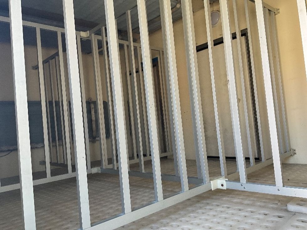 Light Duty Box Truck-Light and Medium Duty Trucks-Isuzu-2014-NPR-Albuquerque-NM-217,355\n\t\tmiles-$ 14,500 - Image 11