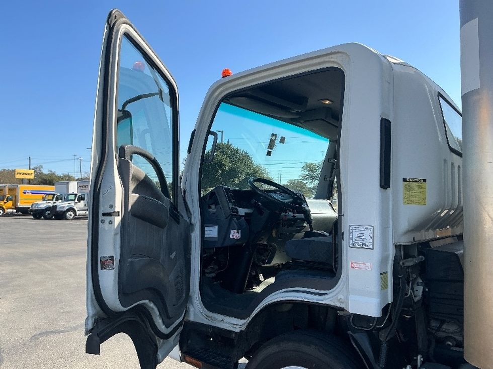 Light Duty Box Truck-Light and Medium Duty Trucks-Isuzu-2014-NPR-Austin-TX-195,264\n\t\tmiles-$ 16,000 - Image 16