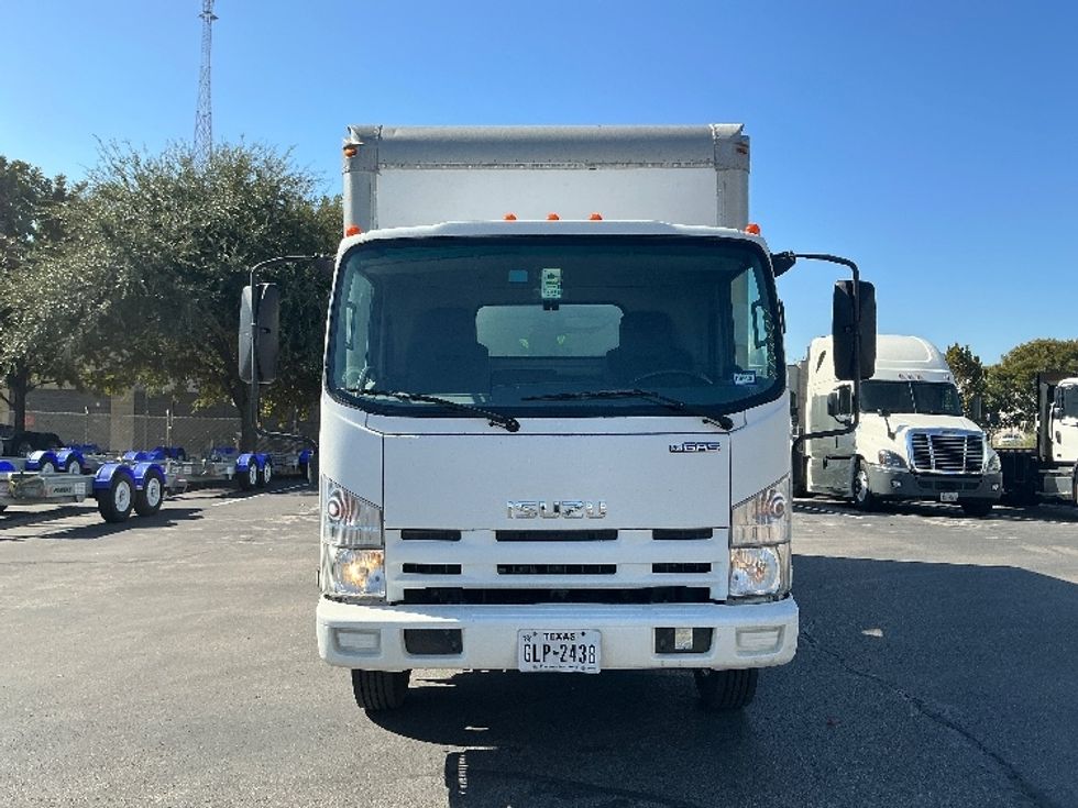 2014 Isuzu NPR photo 2