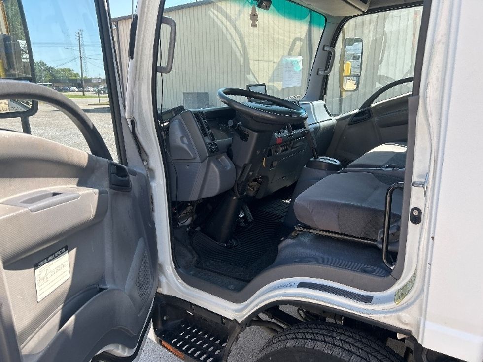 Light Duty Box Truck-Light and Medium Duty Trucks-Isuzu-2014-NPR-Hueytown-AL-67,528\n\t\tmiles-$ 29,750 - Image 15