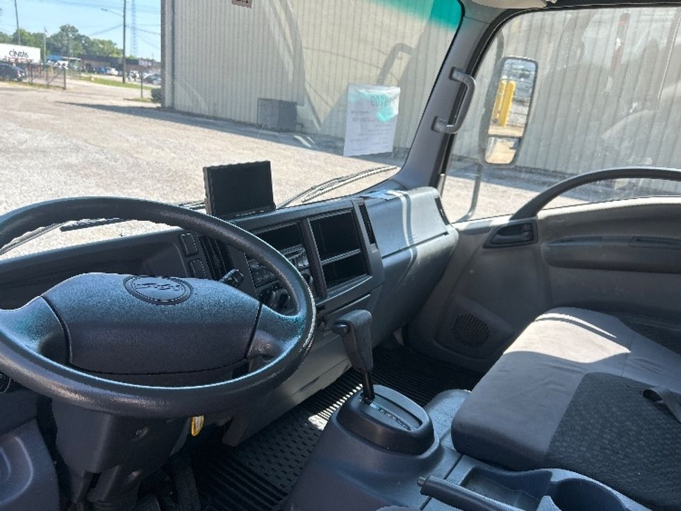 Light Duty Box Truck-Light and Medium Duty Trucks-Isuzu-2014-NPR-Hueytown-AL-67,528\n\t\tmiles-$ 29,750 - Image 16