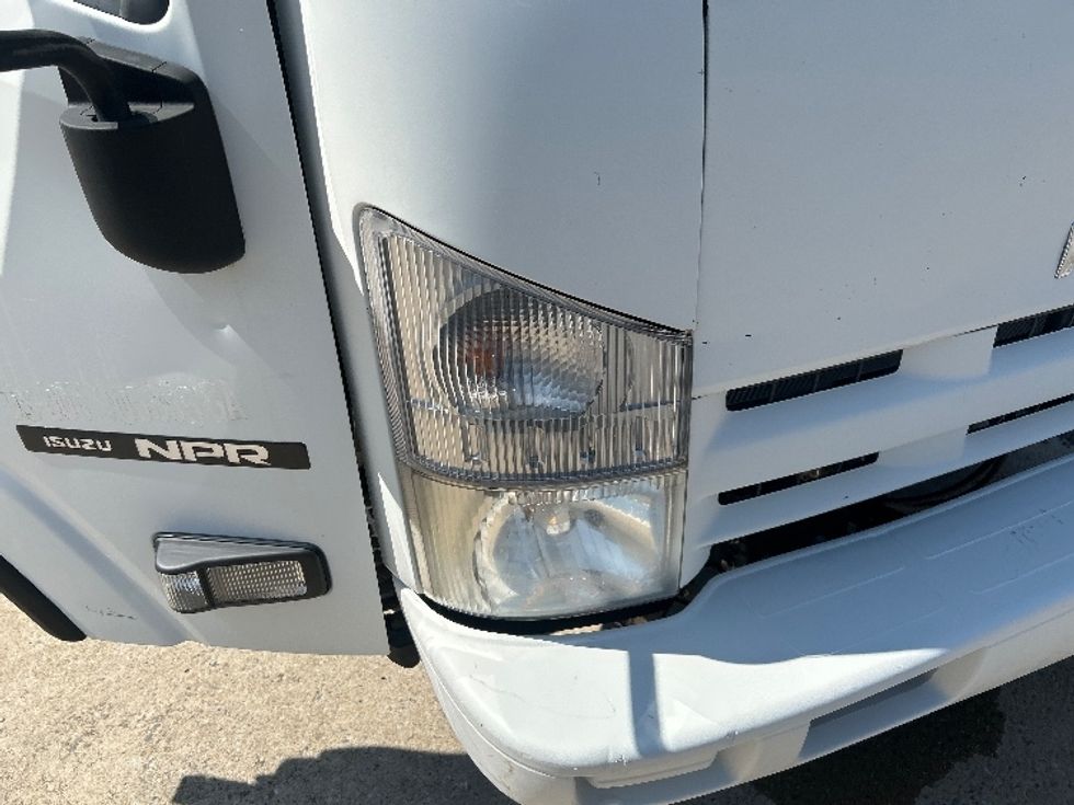 Light Duty Box Truck-Light and Medium Duty Trucks-Isuzu-2014-NPR-Hueytown-AL-67,528\n\t\tmiles-$ 29,750 - Image 25