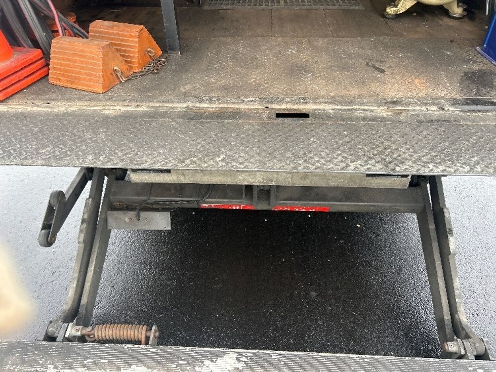 Light Duty Box Truck-Light and Medium Duty Trucks-Isuzu-2015-NPR EFI-Windsor-WI-100,323\n\t\tmiles-$ 26,750 - Image 10