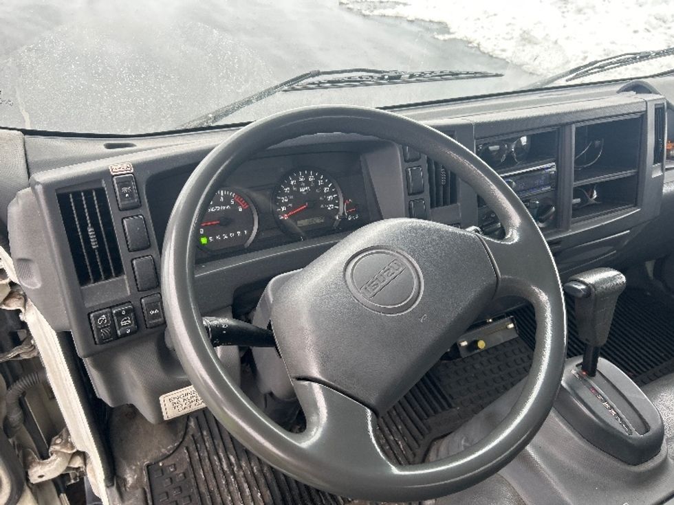 Light Duty Box Truck-Light and Medium Duty Trucks-Isuzu-2015-NPR EFI-Windsor-WI-100,323\n\t\tmiles-$ 26,750 - Image 17