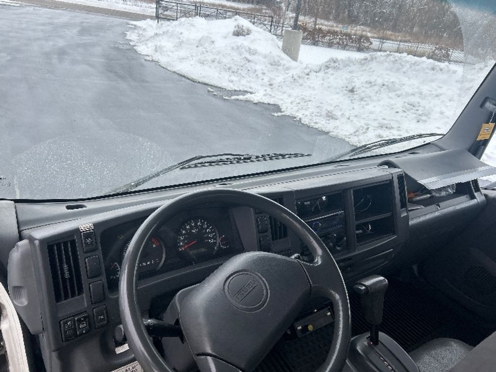 Light Duty Box Truck-Light and Medium Duty Trucks-Isuzu-2015-NPR EFI-Windsor-WI-100,323\n\t\tmiles-$ 26,750 - Image 18