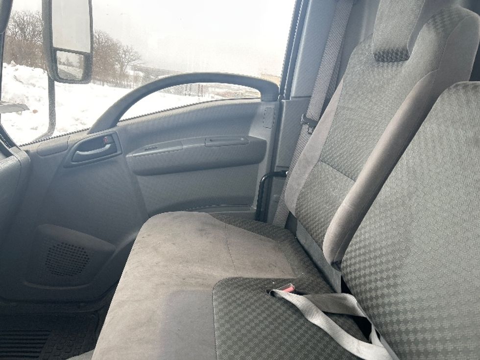 Light Duty Box Truck-Light and Medium Duty Trucks-Isuzu-2015-NPR EFI-Windsor-WI-100,323\n\t\tmiles-$ 26,750 - Image 19