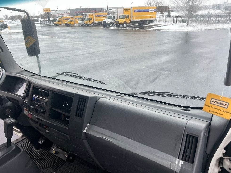 Light Duty Box Truck-Light and Medium Duty Trucks-Isuzu-2015-NPR EFI-Windsor-WI-100,323\n\t\tmiles-$ 26,750 - Image 21