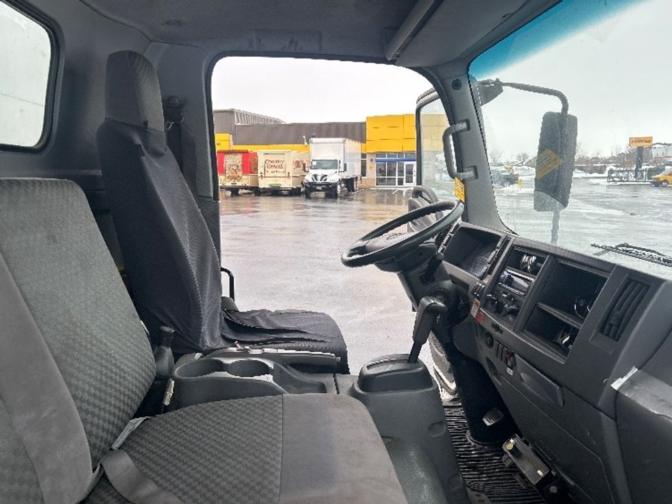 Light Duty Box Truck-Light and Medium Duty Trucks-Isuzu-2015-NPR EFI-Windsor-WI-100,323\n\t\tmiles-$ 26,750 - Image 22