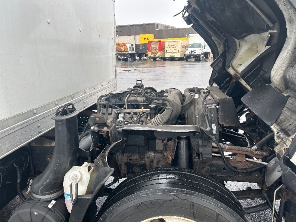 Light Duty Box Truck-Light and Medium Duty Trucks-Isuzu-2015-NPR EFI-Windsor-WI-100,323\n\t\tmiles-$ 26,750 - Image 23