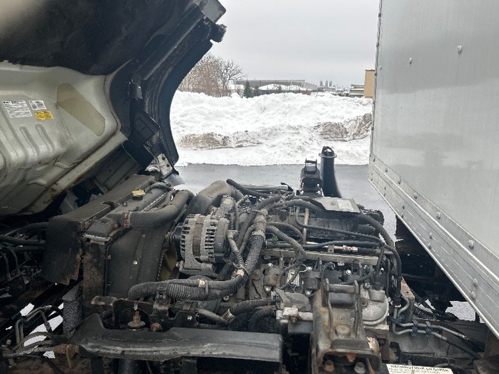 Light Duty Box Truck-Light and Medium Duty Trucks-Isuzu-2015-NPR EFI-Windsor-WI-100,323\n\t\tmiles-$ 26,750 - Image 24