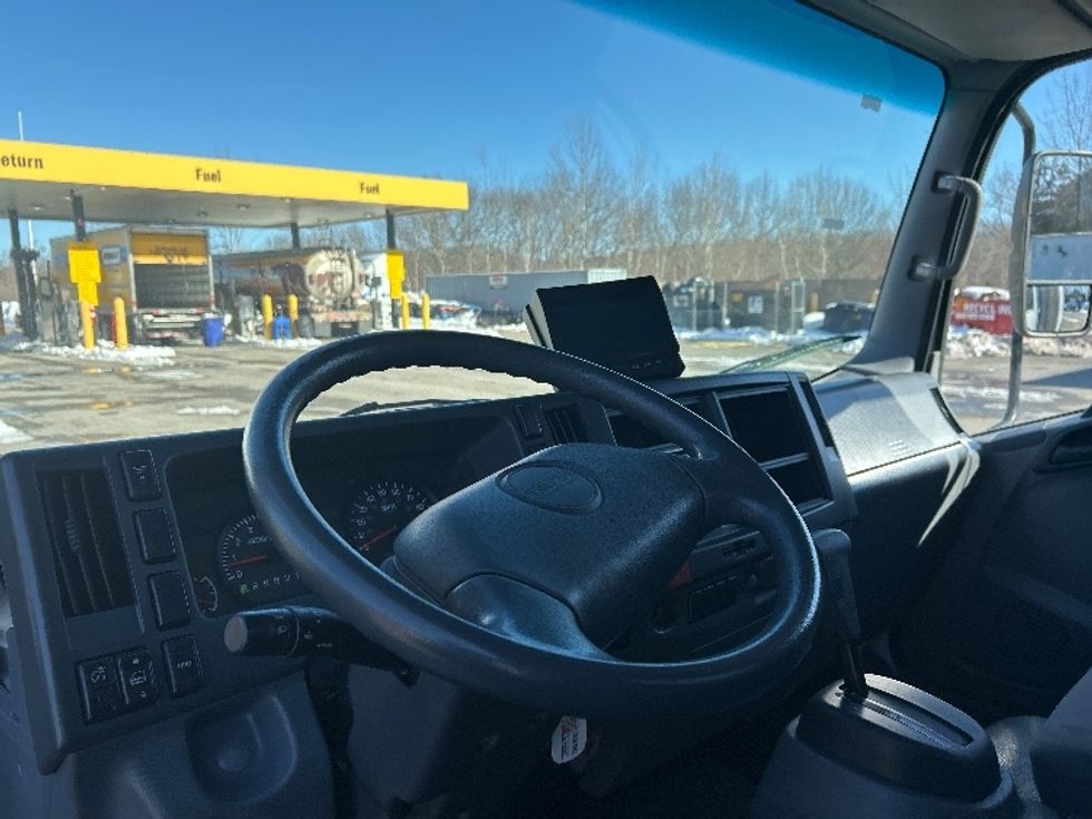 Light Duty Box Truck-Light and Medium Duty Trucks-Isuzu-2015-NPR-Fitchburg-MA-132,816\n\t\tmiles-$ 20,500 - Image 17