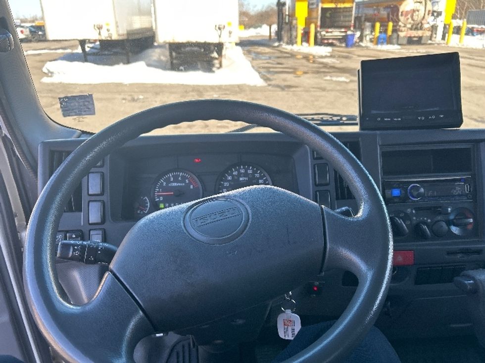 Light Duty Box Truck-Light and Medium Duty Trucks-Isuzu-2015-NPR-Fitchburg-MA-132,816\n\t\tmiles-$ 20,500 - Image 18