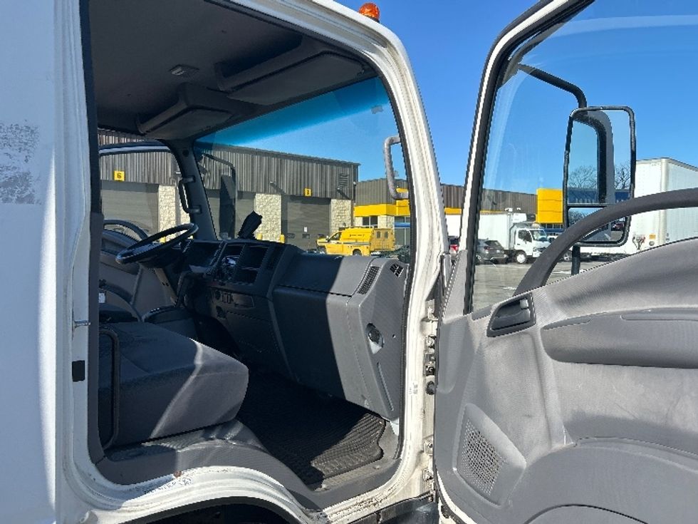 Light Duty Box Truck-Light and Medium Duty Trucks-Isuzu-2015-NPR-Fitchburg-MA-132,816\n\t\tmiles-$ 20,500 - Image 20