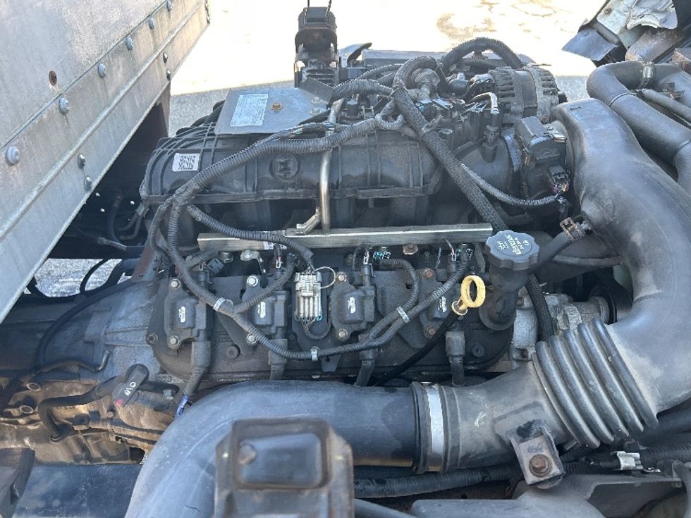 Light Duty Box Truck-Light and Medium Duty Trucks-Isuzu-2015-NPR-Fitchburg-MA-132,816\n\t\tmiles-$ 20,500 - Image 23