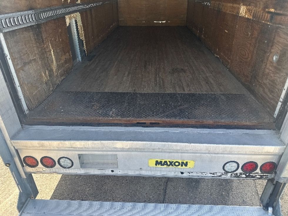 Light Duty Box Truck-Light and Medium Duty Trucks-Isuzu-2015-NPR-Hammond-LA-132,493\n\t\tmiles-$ 19,500 - Image 10