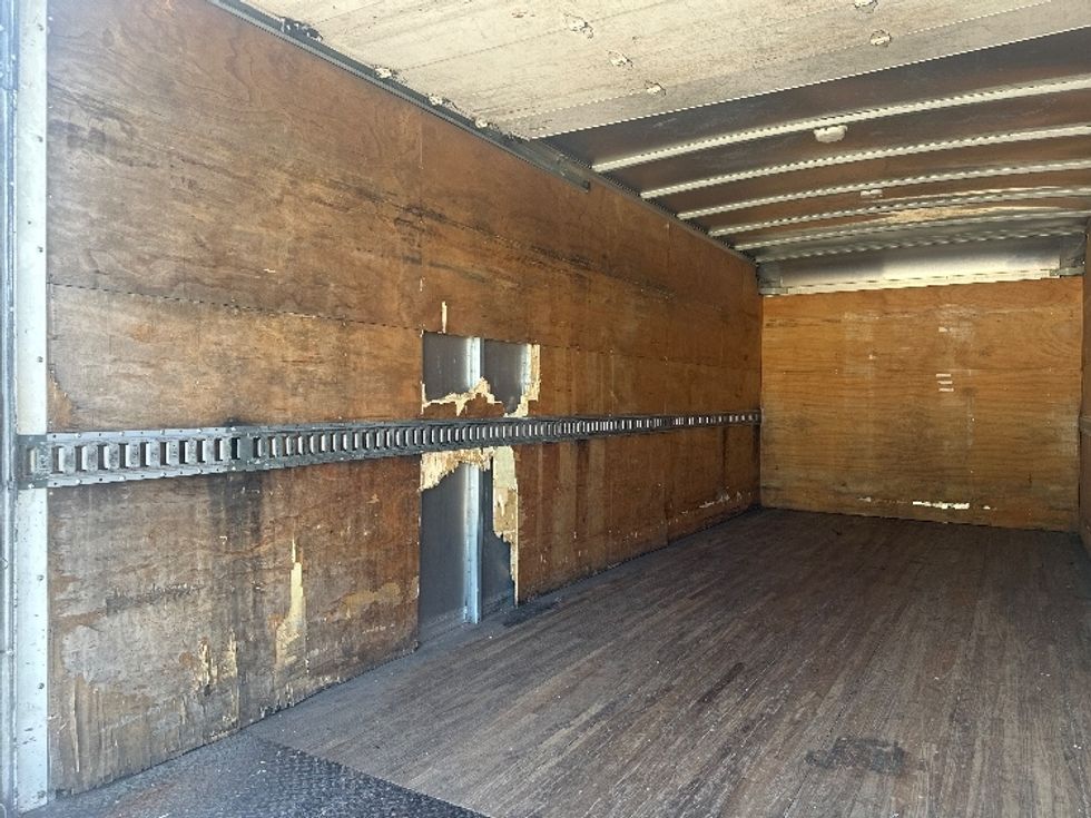 Light Duty Box Truck-Light and Medium Duty Trucks-Isuzu-2015-NPR-Hammond-LA-132,493\n\t\tmiles-$ 19,500 - Image 11